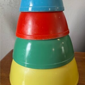 Pyrex Primary Mixing Bowl Set